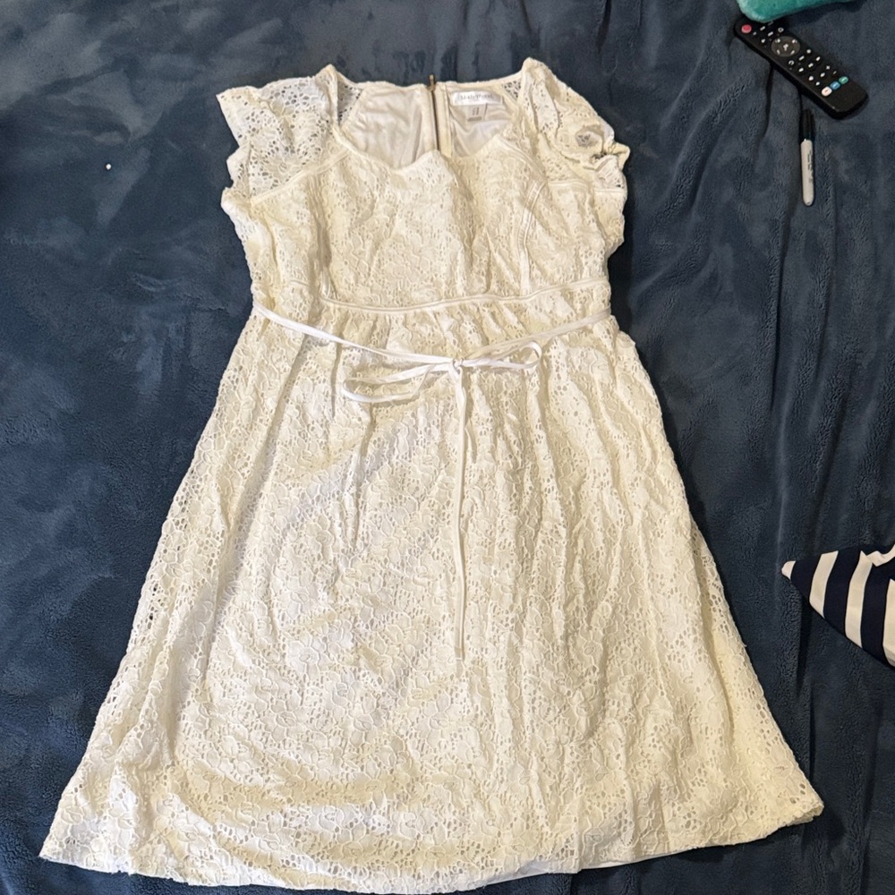 Motherhood Cream Lace Formal Dress